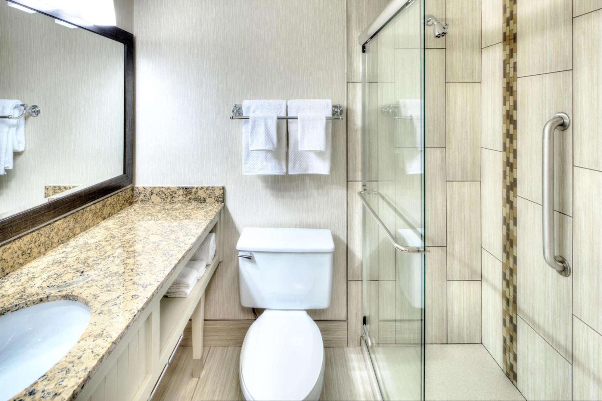 Готель Doubletree By Hilton Milwaukee Downtown Екстер'єр фото