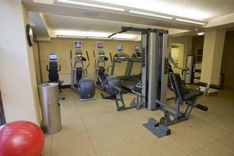 Готель Doubletree By Hilton Milwaukee Downtown Екстер'єр фото